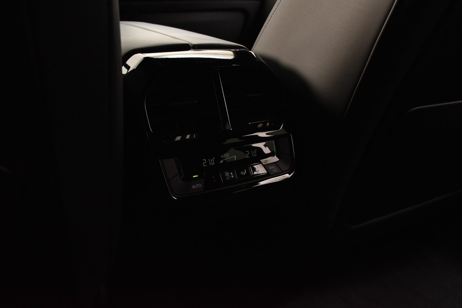 Grå BMW iX fra 2022