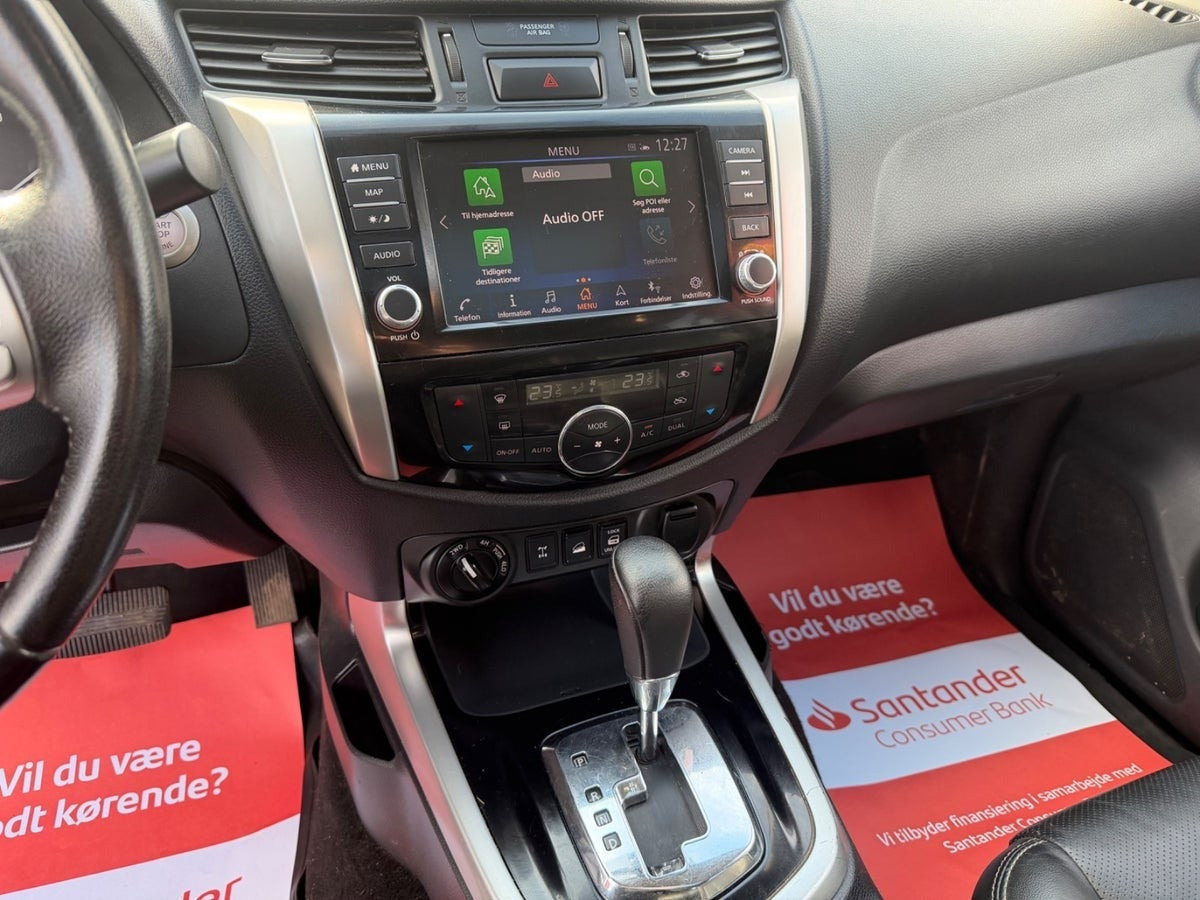 Grå Nissan Navara fra 2021