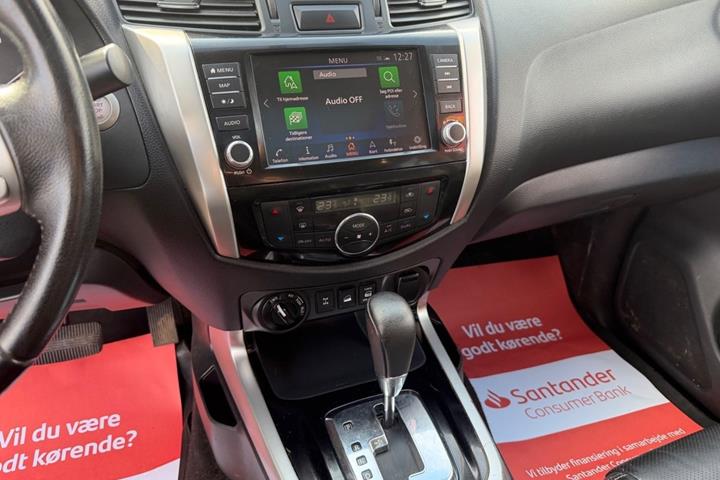 Grå Nissan Navara fra 2021