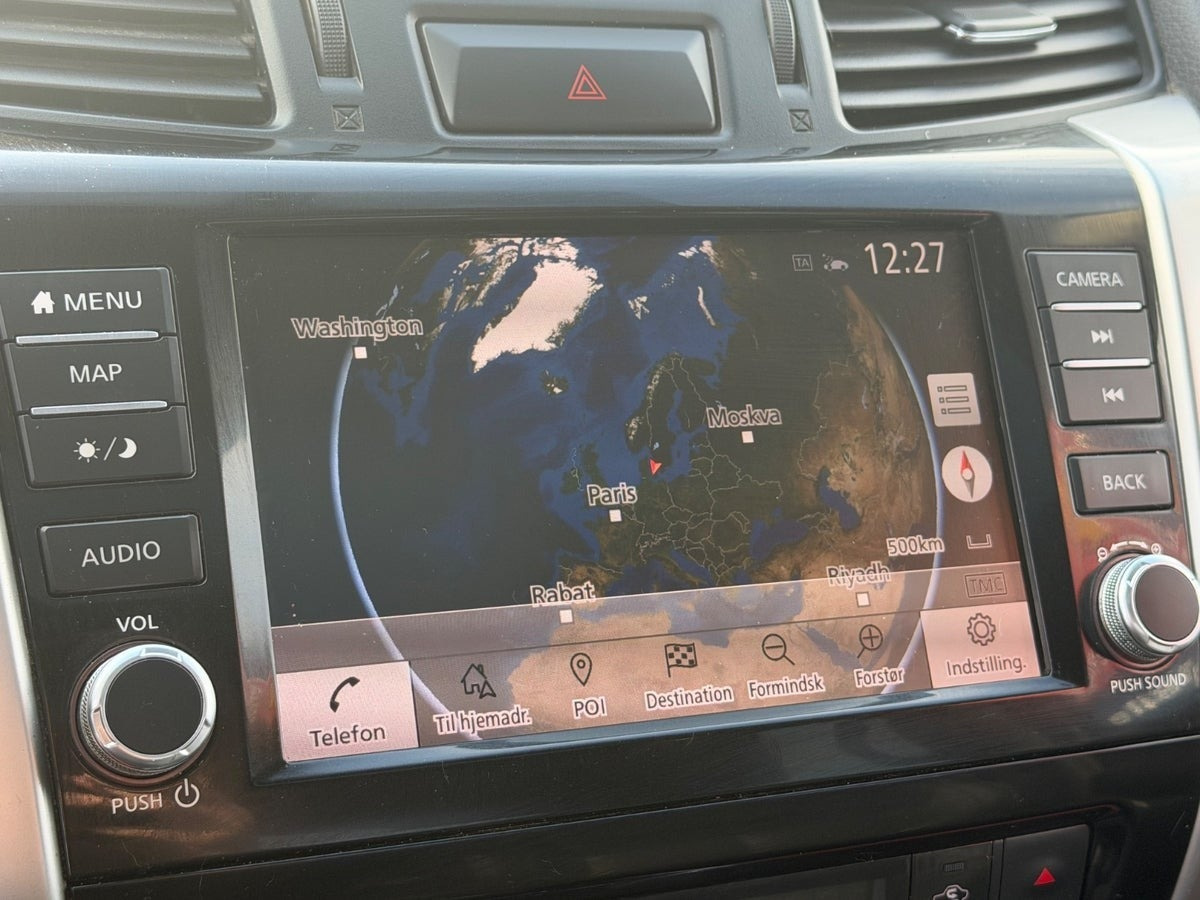 Grå Nissan Navara fra 2021