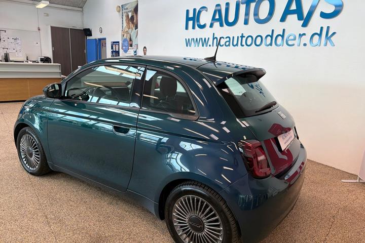Grøn Fiat 500e fra 2021