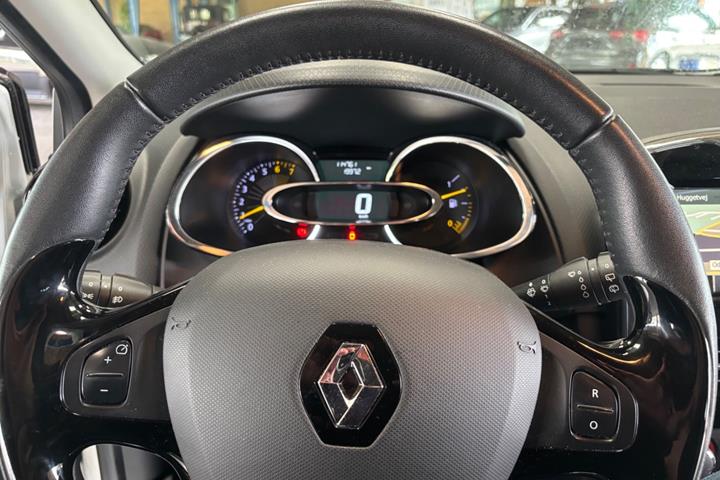 Hvid Renault Clio IV fra 2014