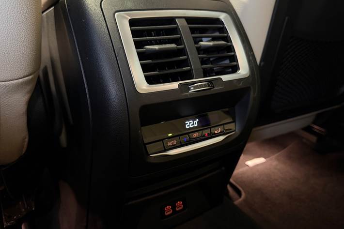 Sort BMW iX3 fra 2023