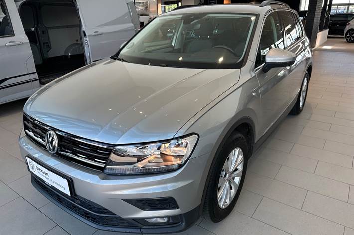 Grå VW Tiguan fra 2020