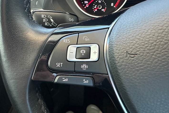 Grå VW Tiguan fra 2020