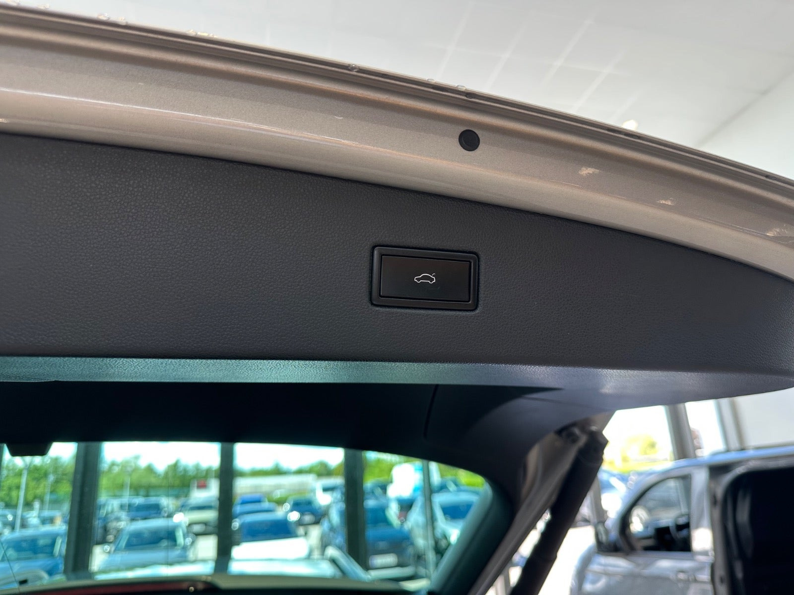 Grå VW Tiguan fra 2020