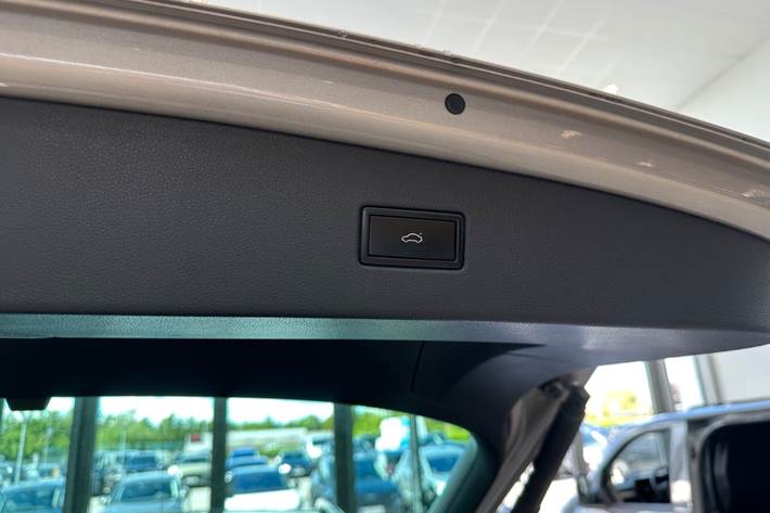Grå VW Tiguan fra 2020