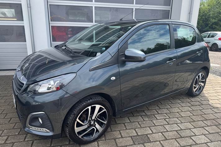 Grå Peugeot 108 fra 2019
