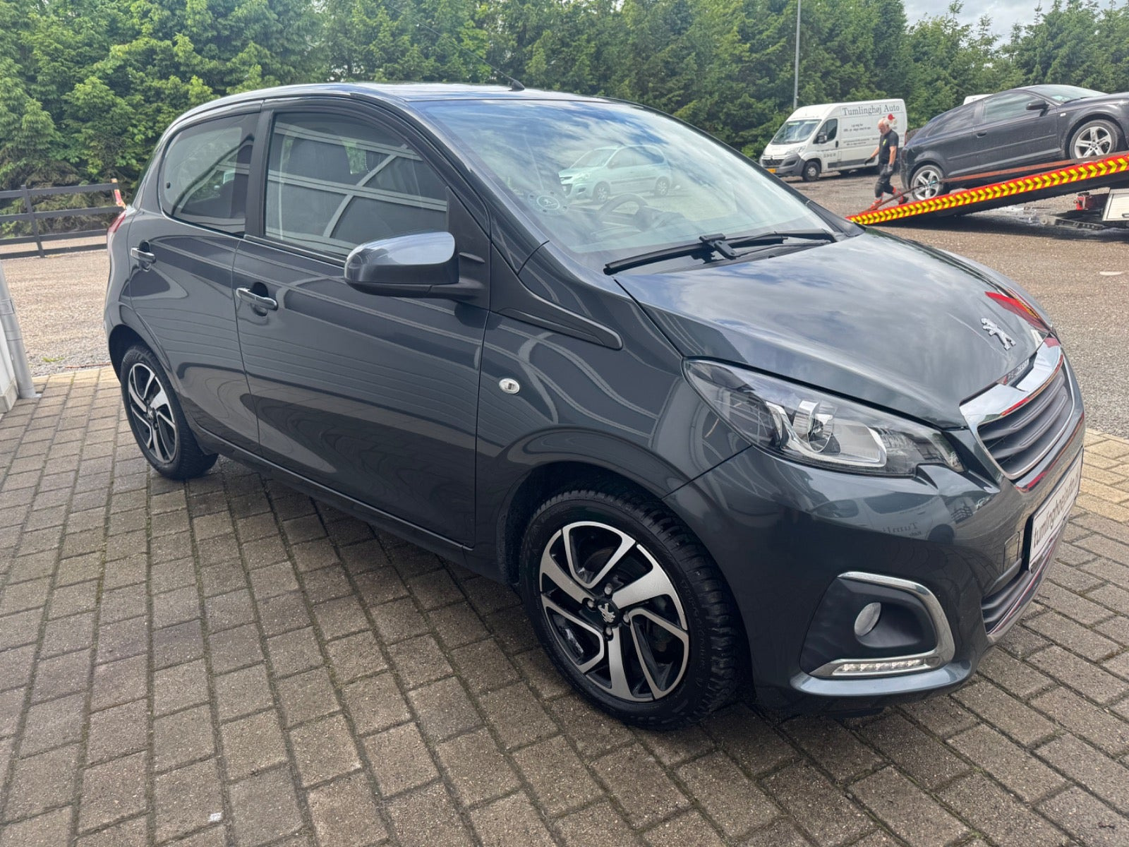 Grå Peugeot 108 fra 2019
