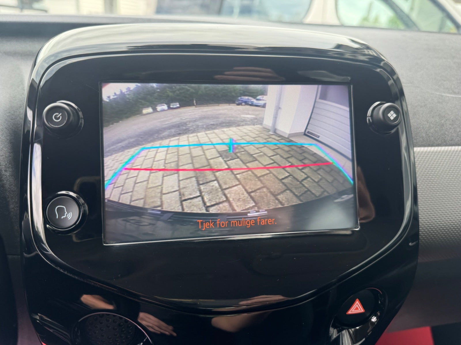 Grå Peugeot 108 fra 2019