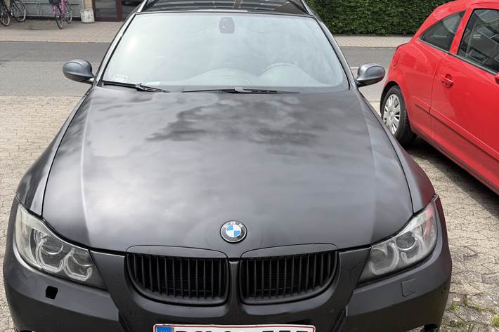 Sort BMW 320 fra 2007