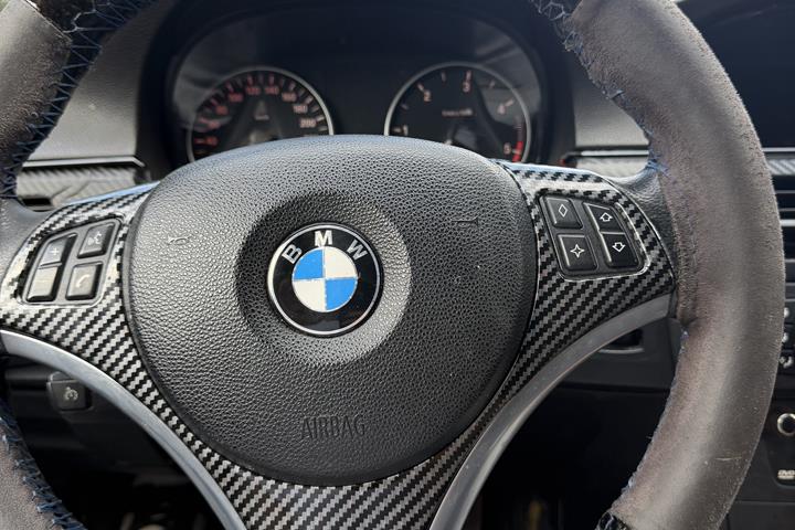 Sort BMW 320 fra 2007