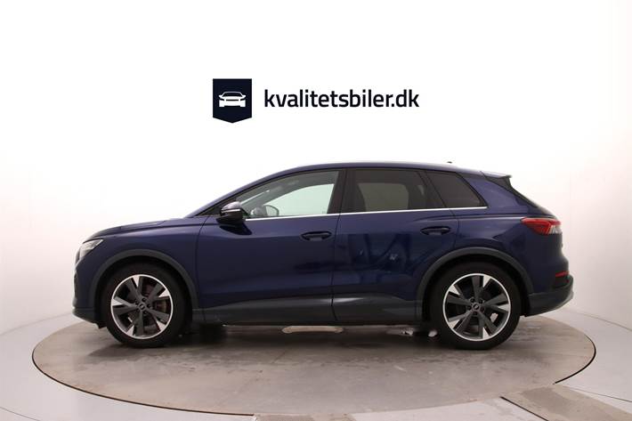 Blå Audi Q4 fra 2021