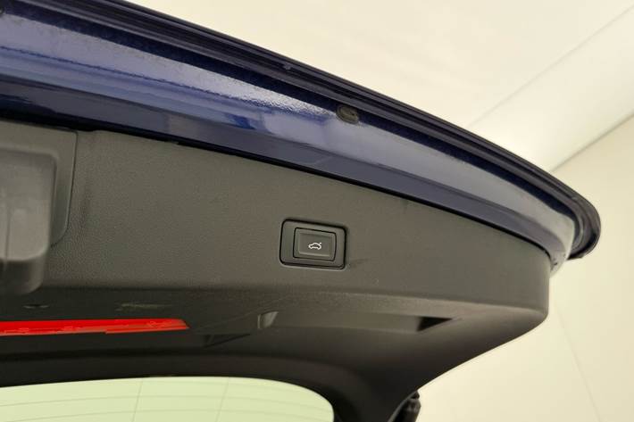 Blå Audi Q4 fra 2021