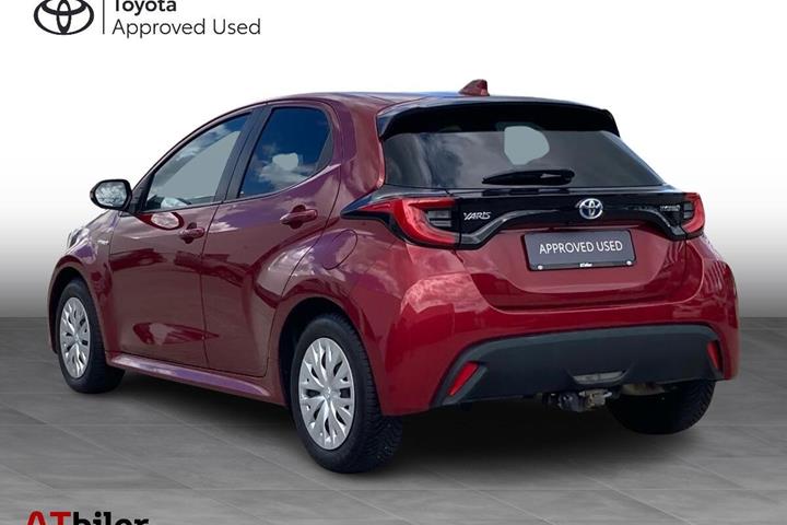 Rød Toyota Yaris fra 2021