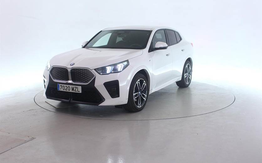 BMW iX2 eDrive20 EL Fully Charged 204HK 5d Aut.