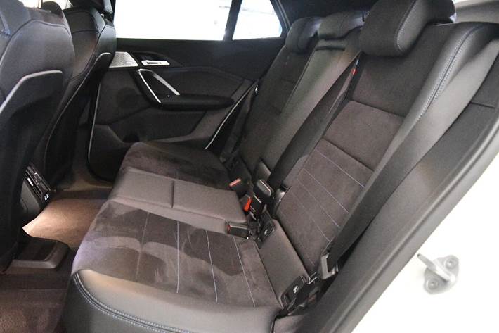 Hvid BMW iX2 fra 2025