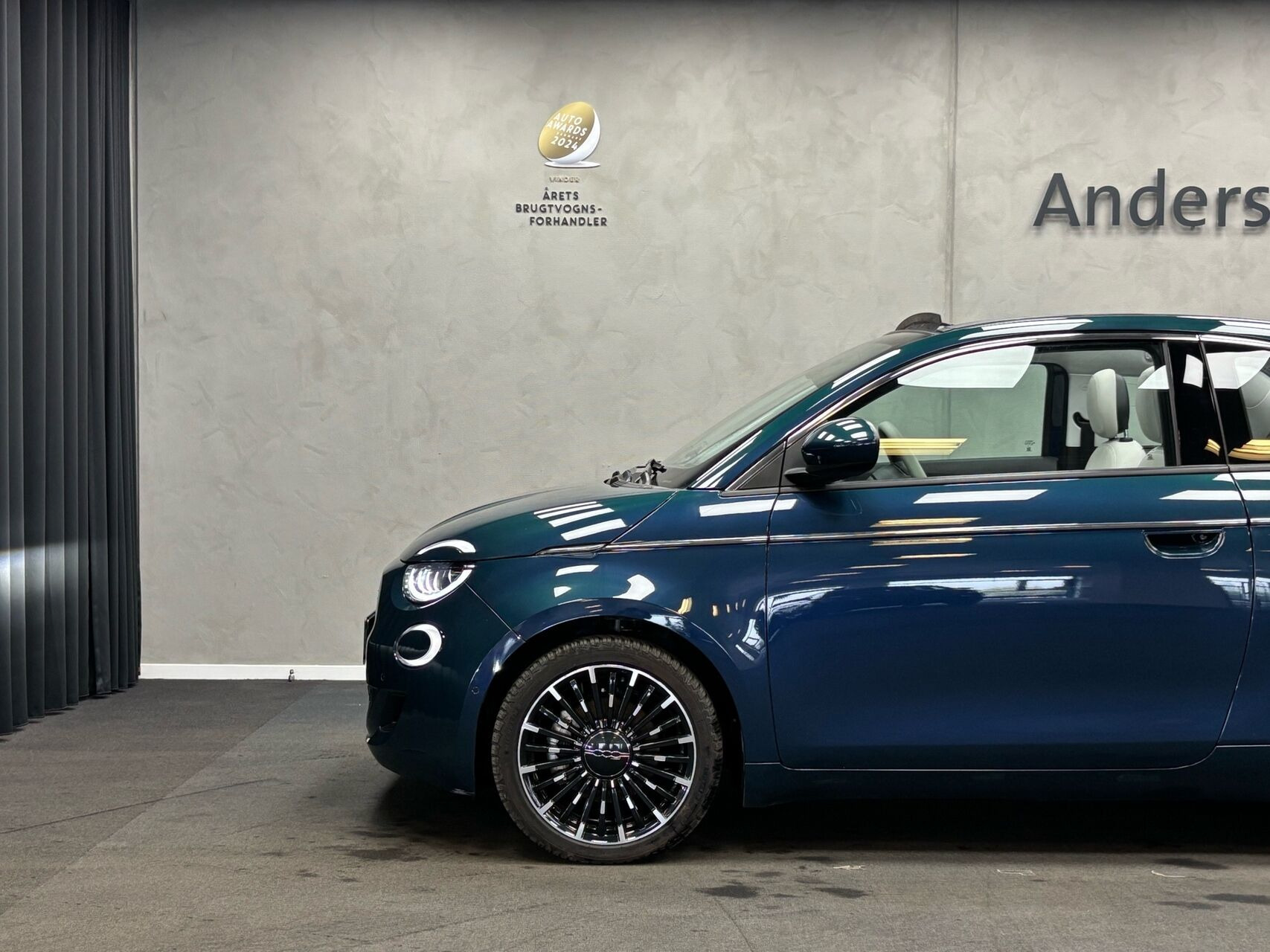 Grøn Fiat 500e fra 2023