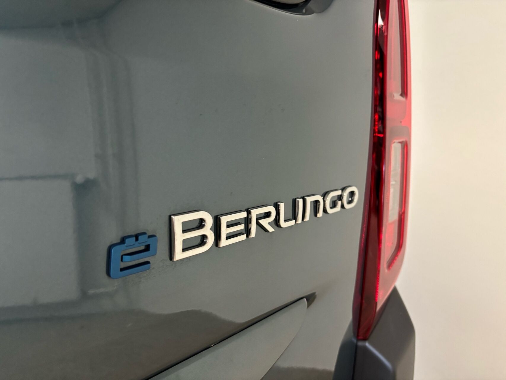 Blå Citroën ë-Berlingo fra 2025
