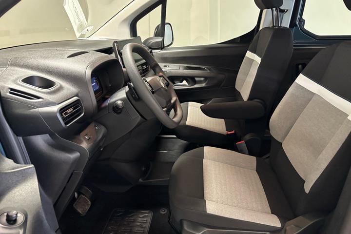 Blå Citroën ë-Berlingo fra 2025