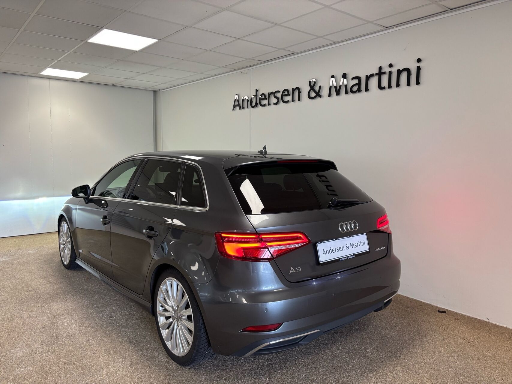Grå Audi A3 fra 2017