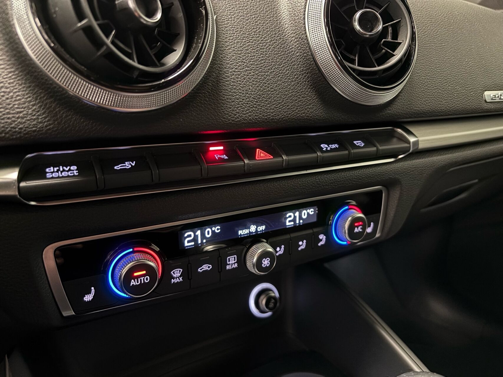 Grå Audi A3 fra 2017