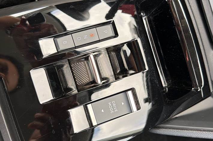 Grå Citroën ë-C4 X fra 2025