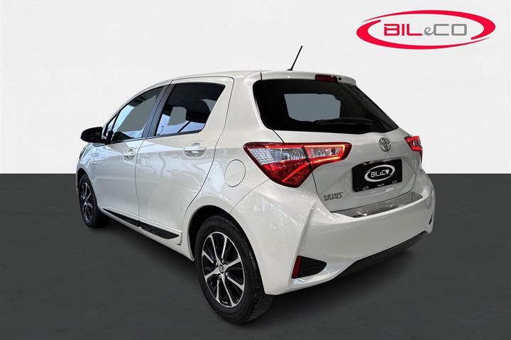 Hvid Toyota Yaris fra 2019
