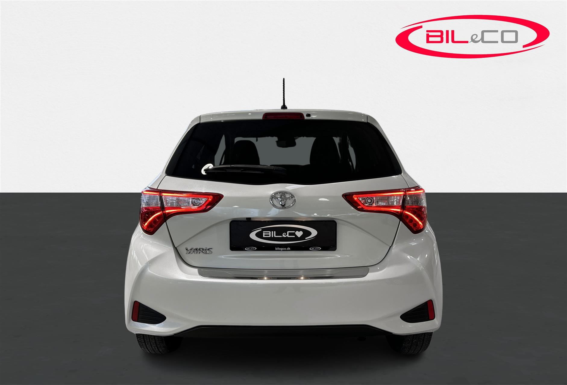 Hvid Toyota Yaris fra 2019