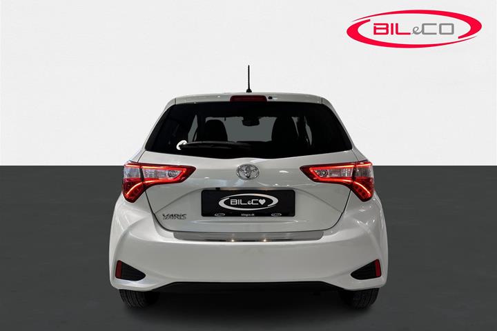 Hvid Toyota Yaris fra 2019