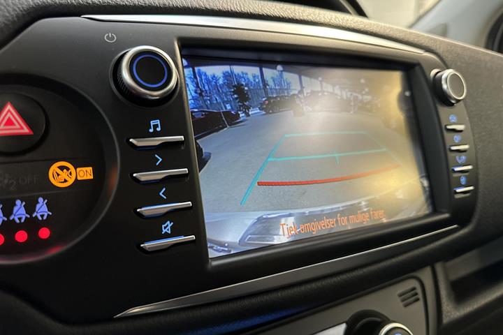 Hvid Toyota Yaris fra 2019