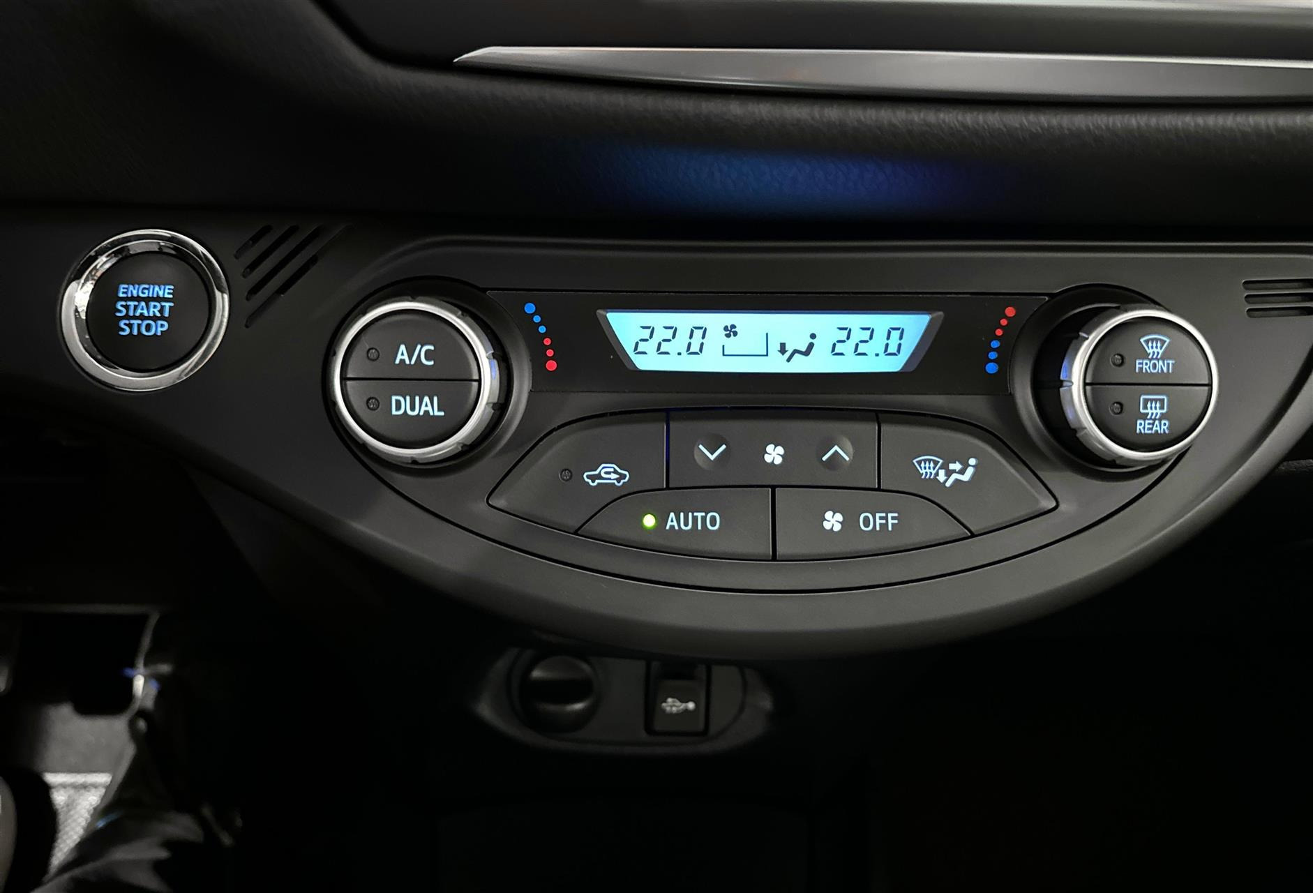 Hvid Toyota Yaris fra 2019