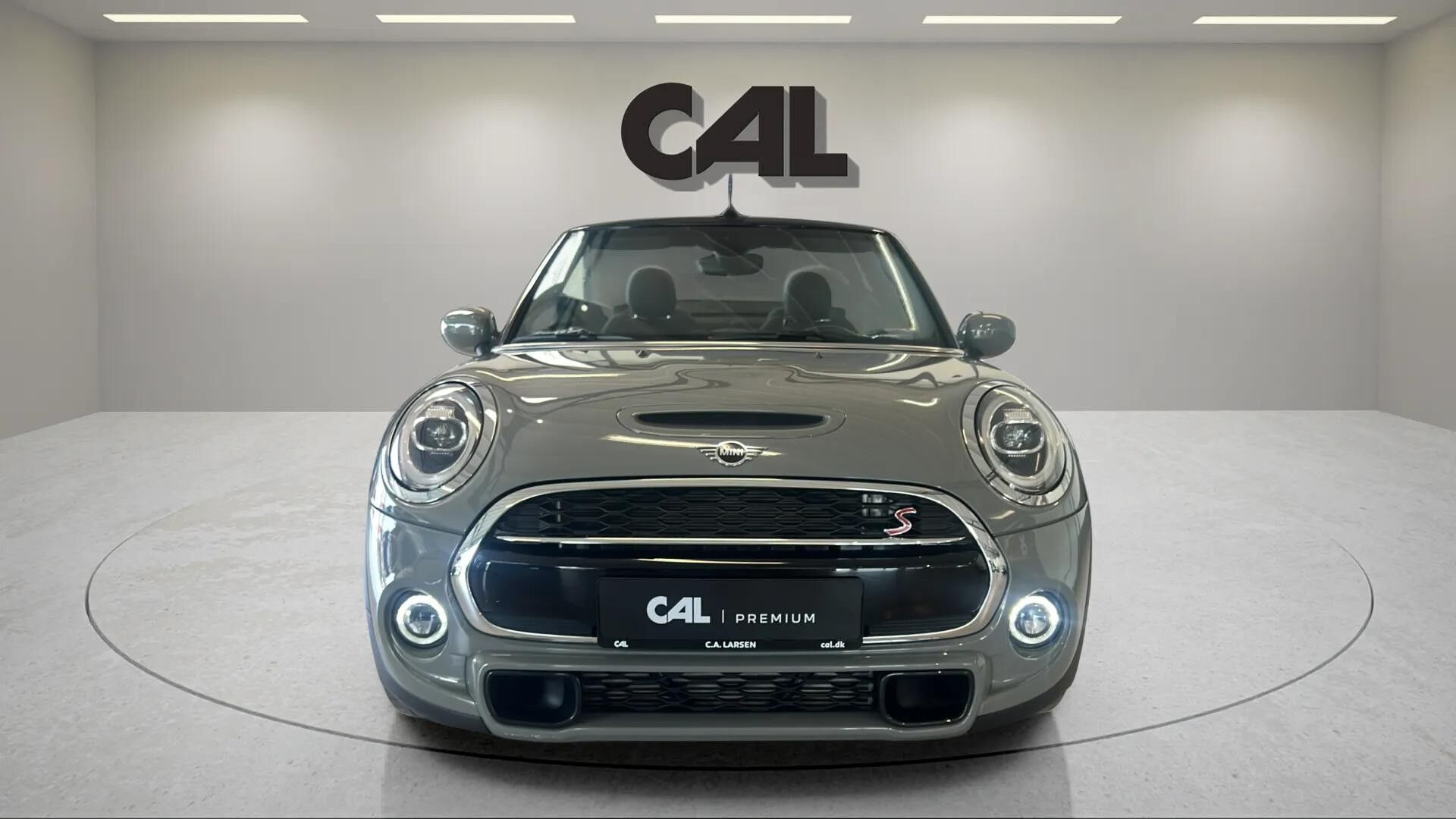 Grå Mini Cooper fra 2020