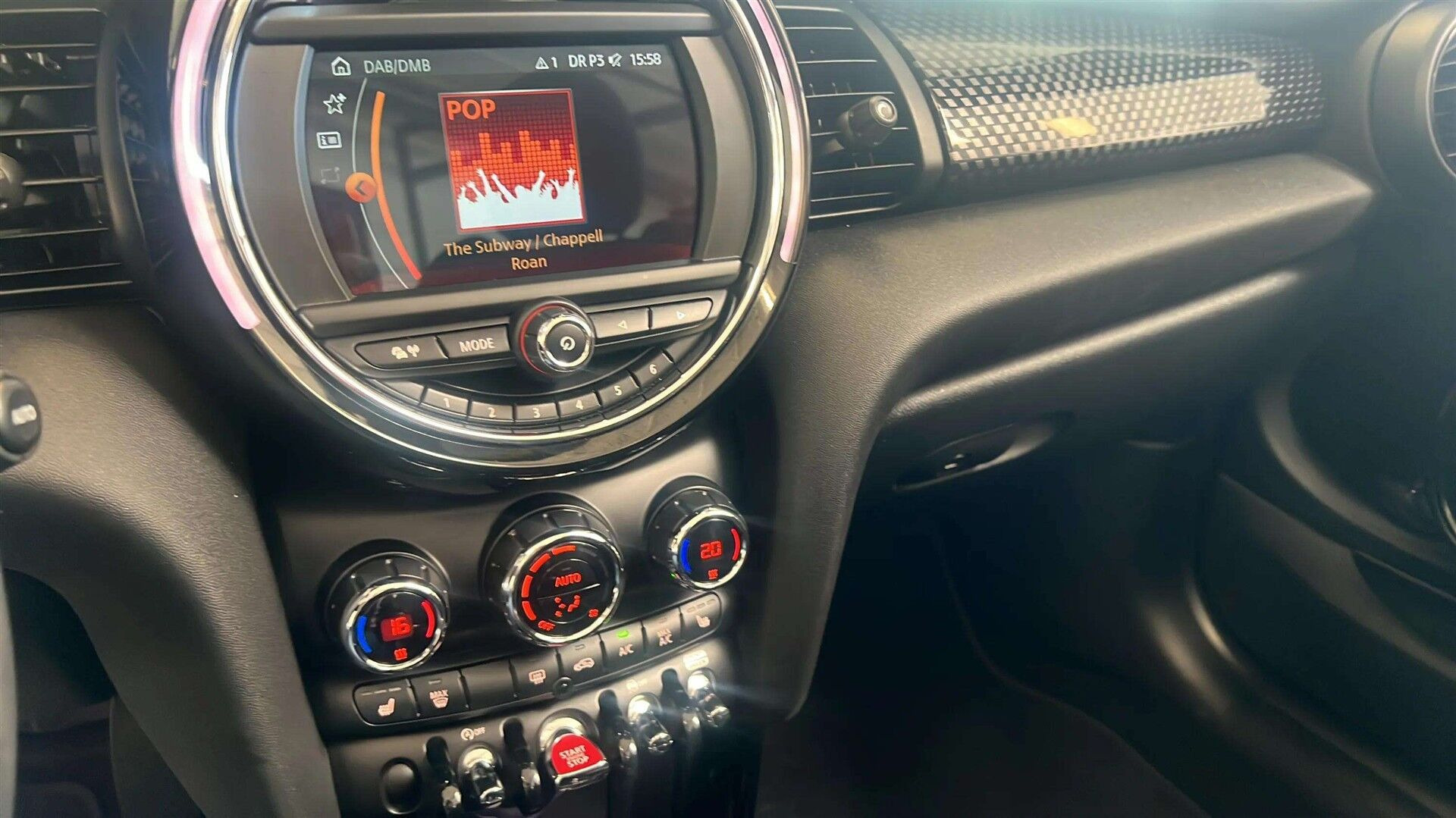 Grå Mini Cooper fra 2020