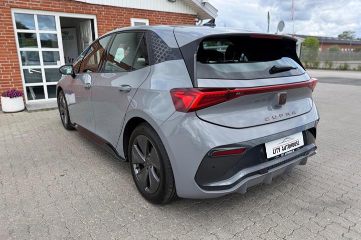 Grå Cupra Born fra 2024