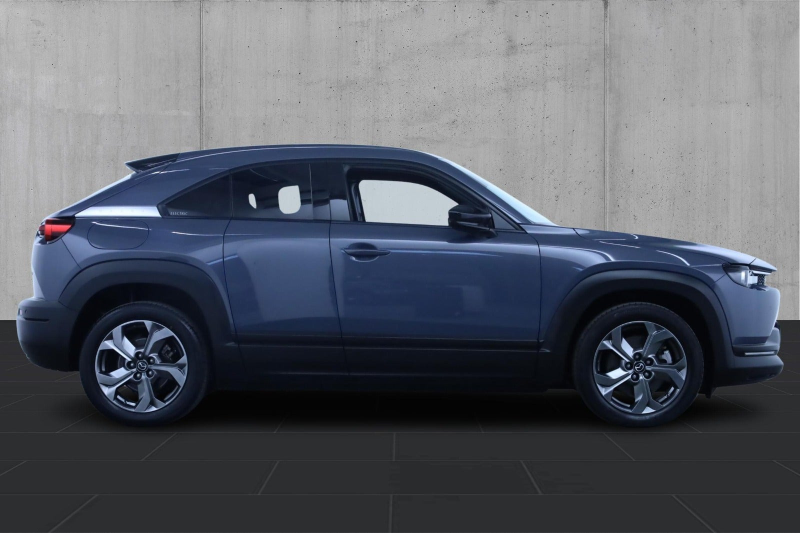 Blå Mazda MX-30 fra 2020