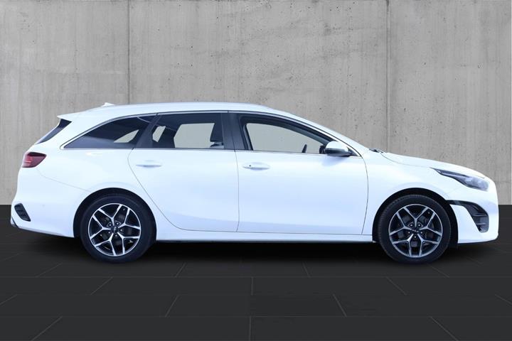 Hvid Kia Ceed fra 2022
