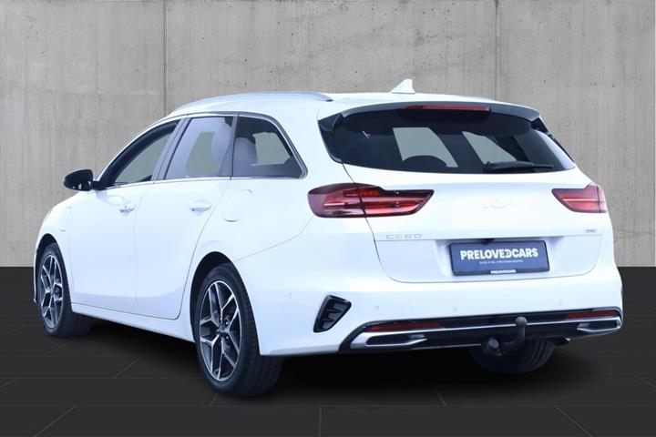 Hvid Kia Ceed fra 2022