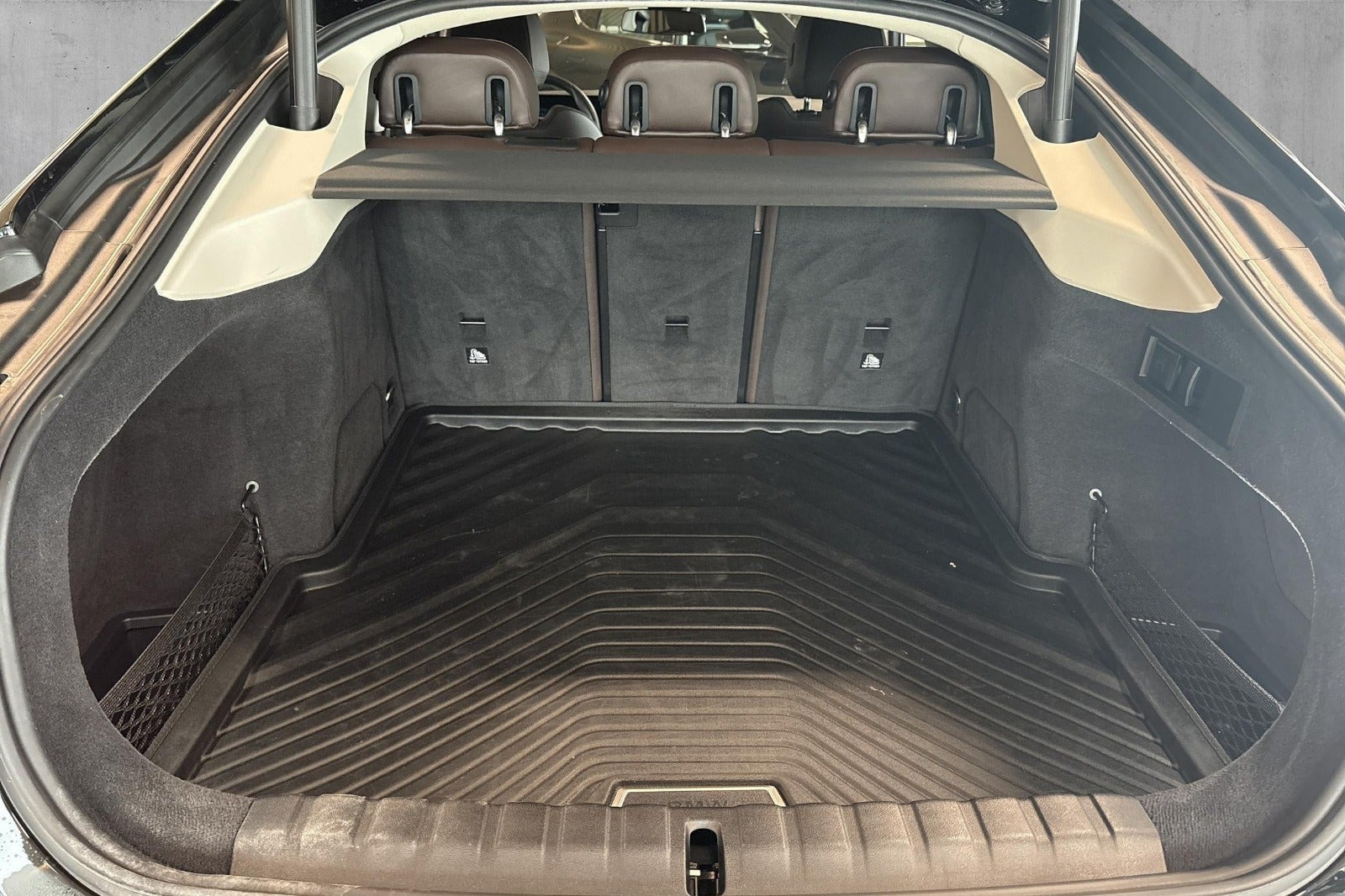 Sort BMW i4 fra 2023