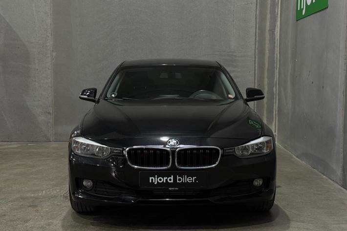 undefined BMW 316i fra 2014 set udefra