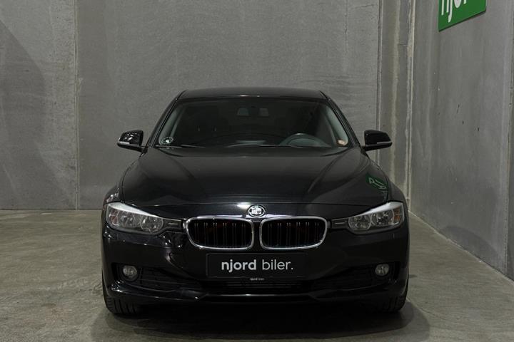undefined BMW 316i fra 2014 set udefra