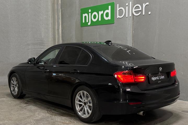 undefined BMW 316i fra 2014 set udefra