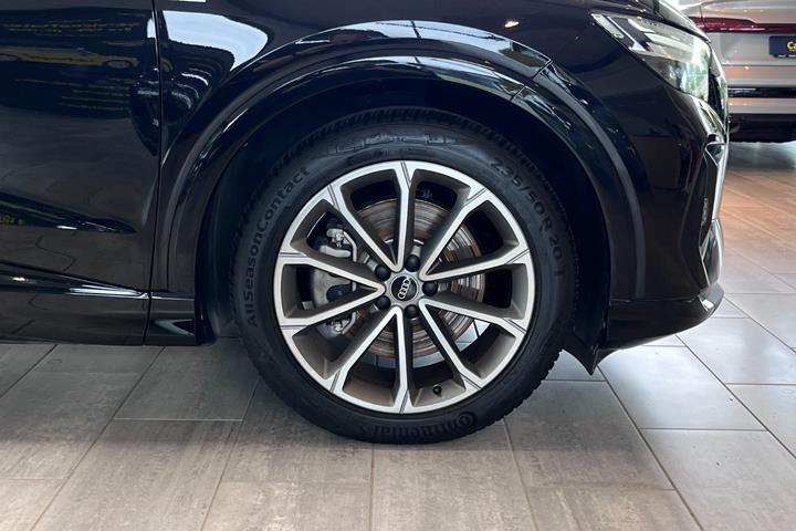 Sort Audi Q4 e-tron fra 2024