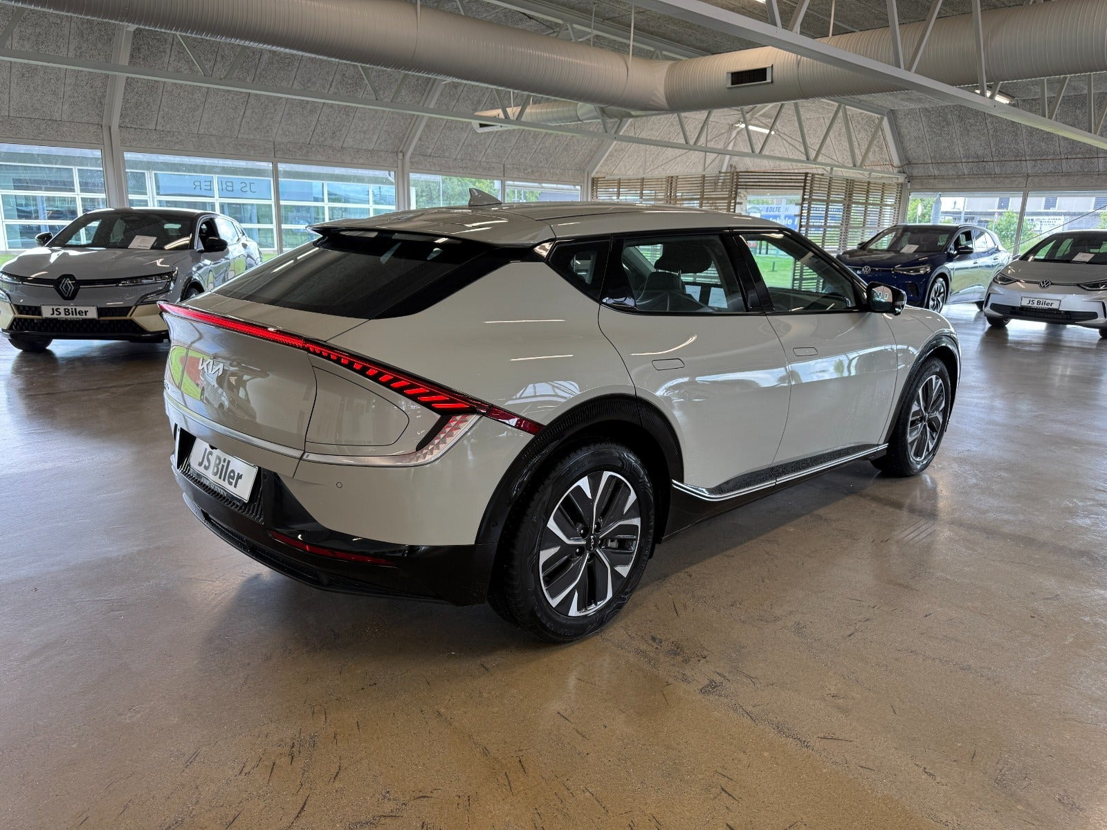 Beige Kia EV6 fra 2024