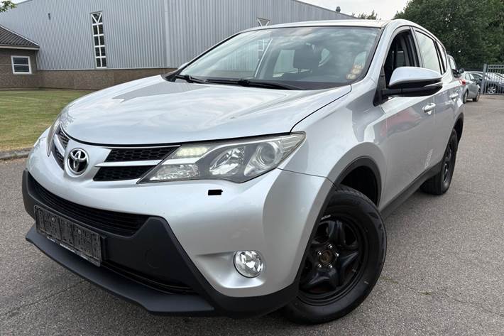 Sølv Toyota RAV4 fra 2014