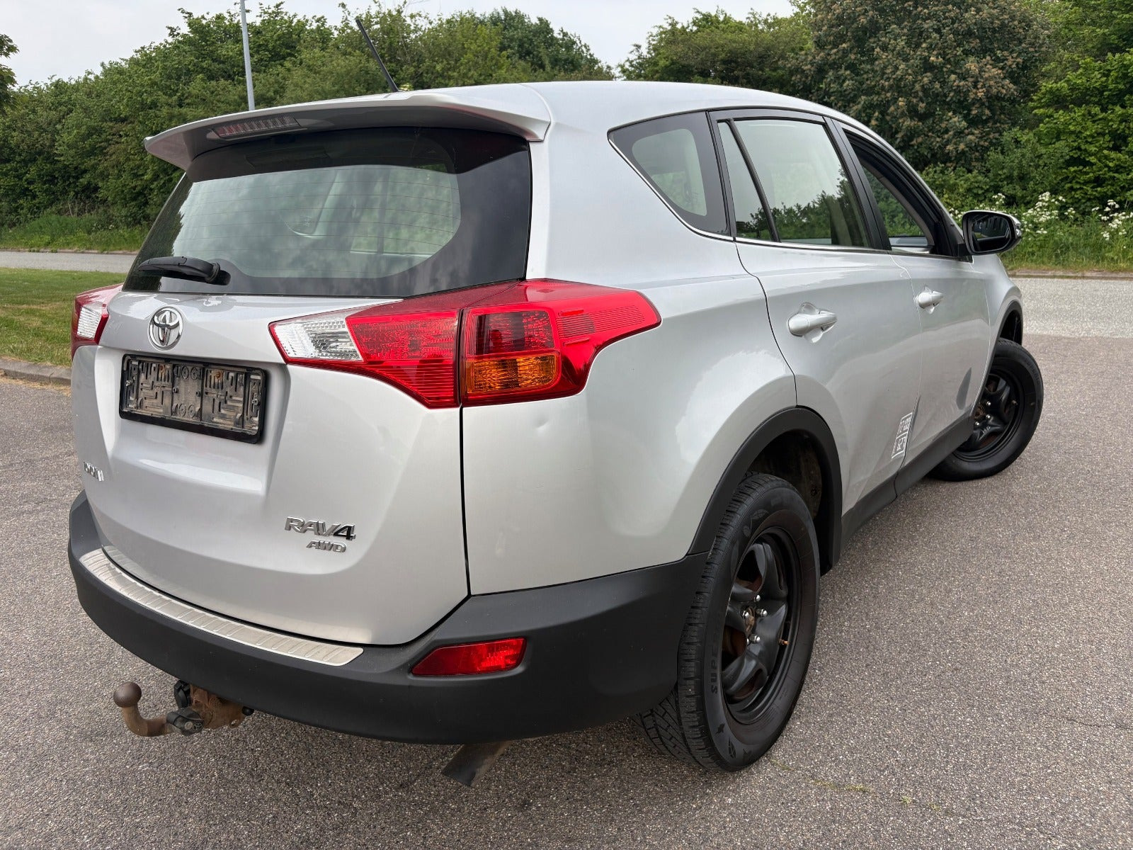 Sølv Toyota RAV4 fra 2014