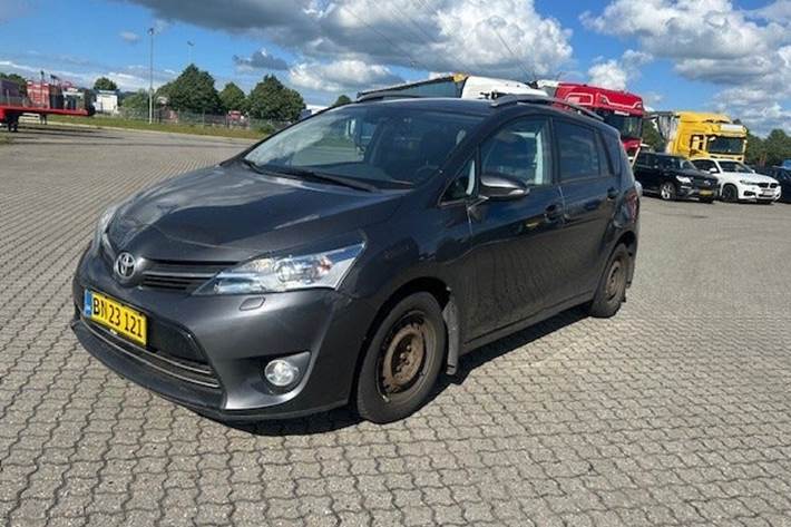 undefined Toyota Sportsvan fra 2016