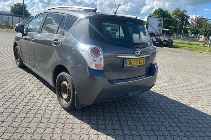undefined Toyota Sportsvan fra 2016