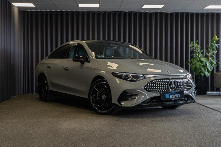 Grå Mercedes CLA250+ fra 2025