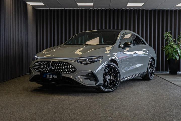 Grå Mercedes CLA250+ fra 2025